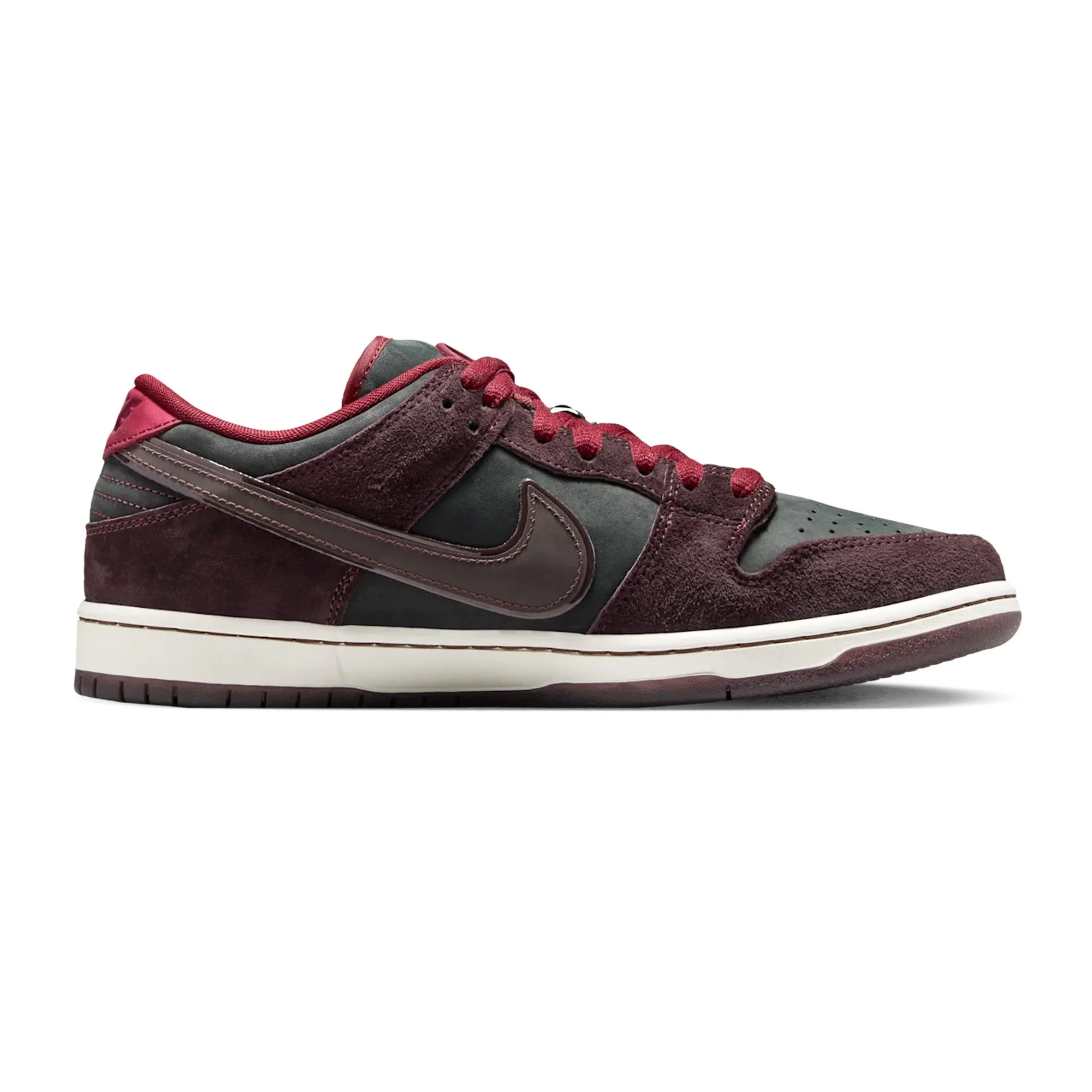 Coastal vibe Nike SB Dunk Low 'Riot Skateshop' (2025)