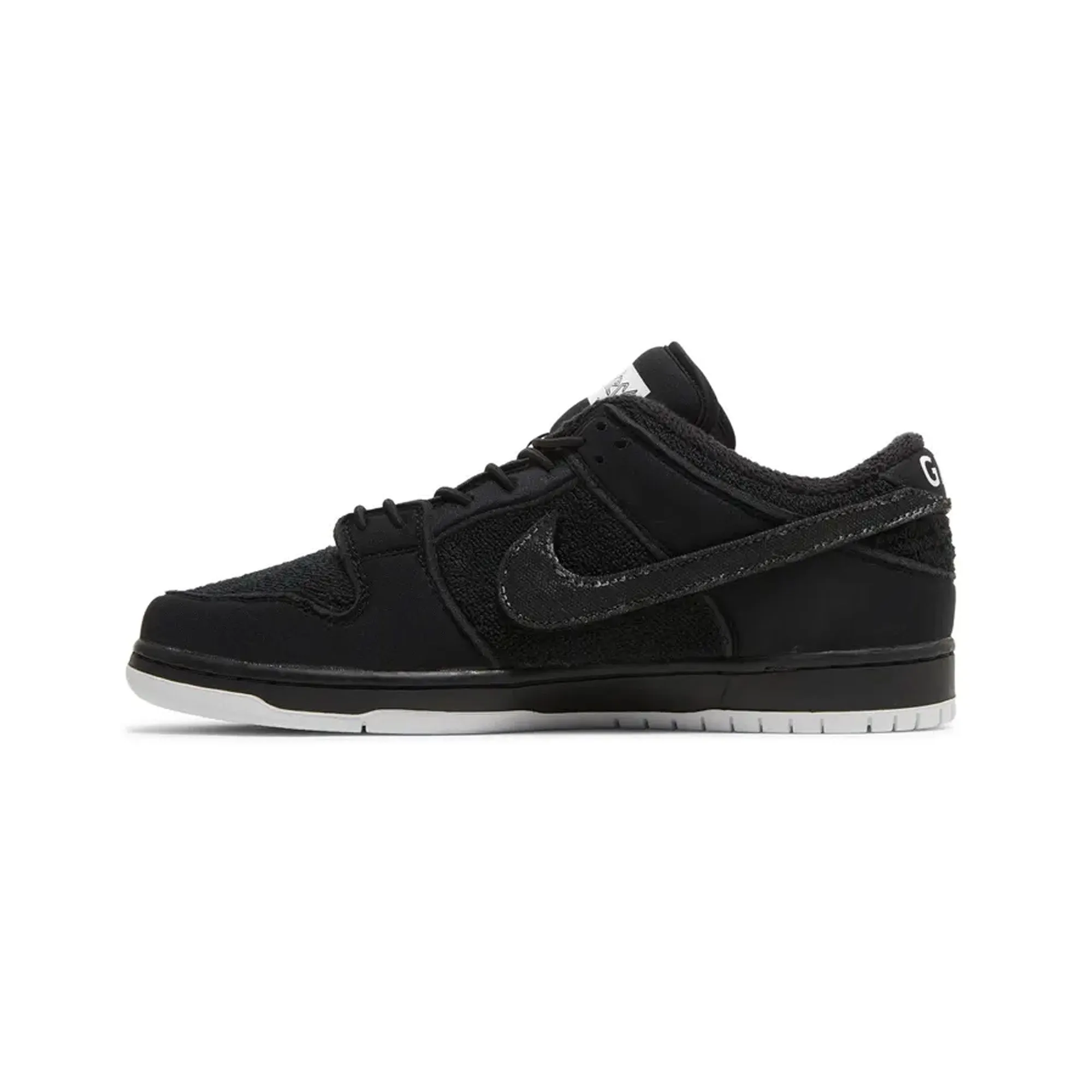 Soft Material Nike SB Dunk Low x Gnarhunters 'Black' (2022)