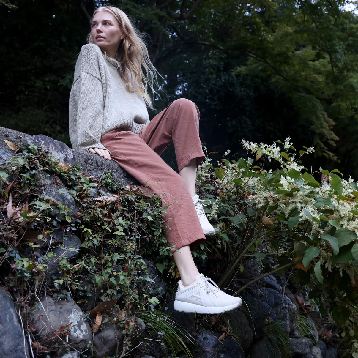 MXV Shift Supportive Step Outfit Neutral