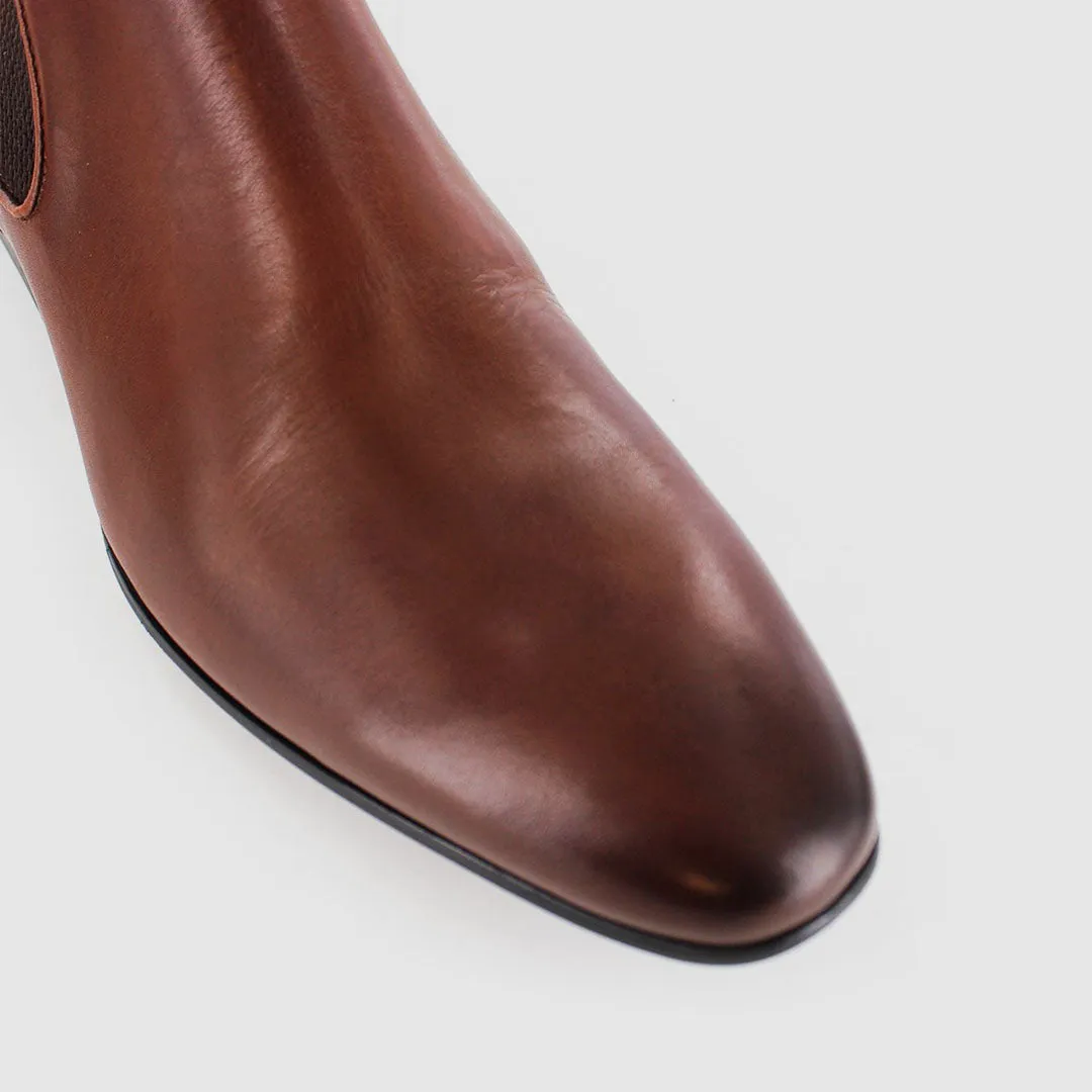 Weekend Trip Hardwearing Shell Ajax Chelsea Boots Tan