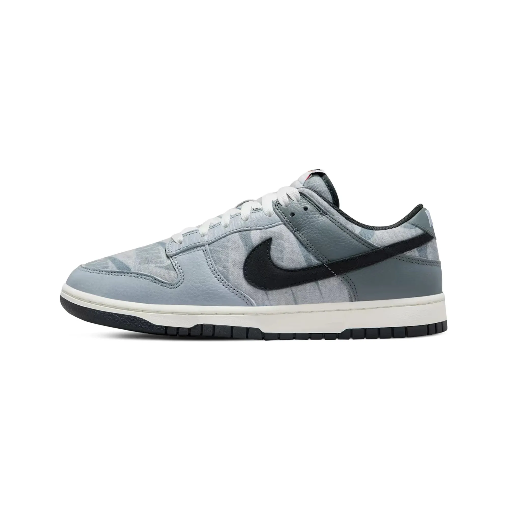 Mountain Strong Nike Dunk Low SE 'Copy Paste' (2022)