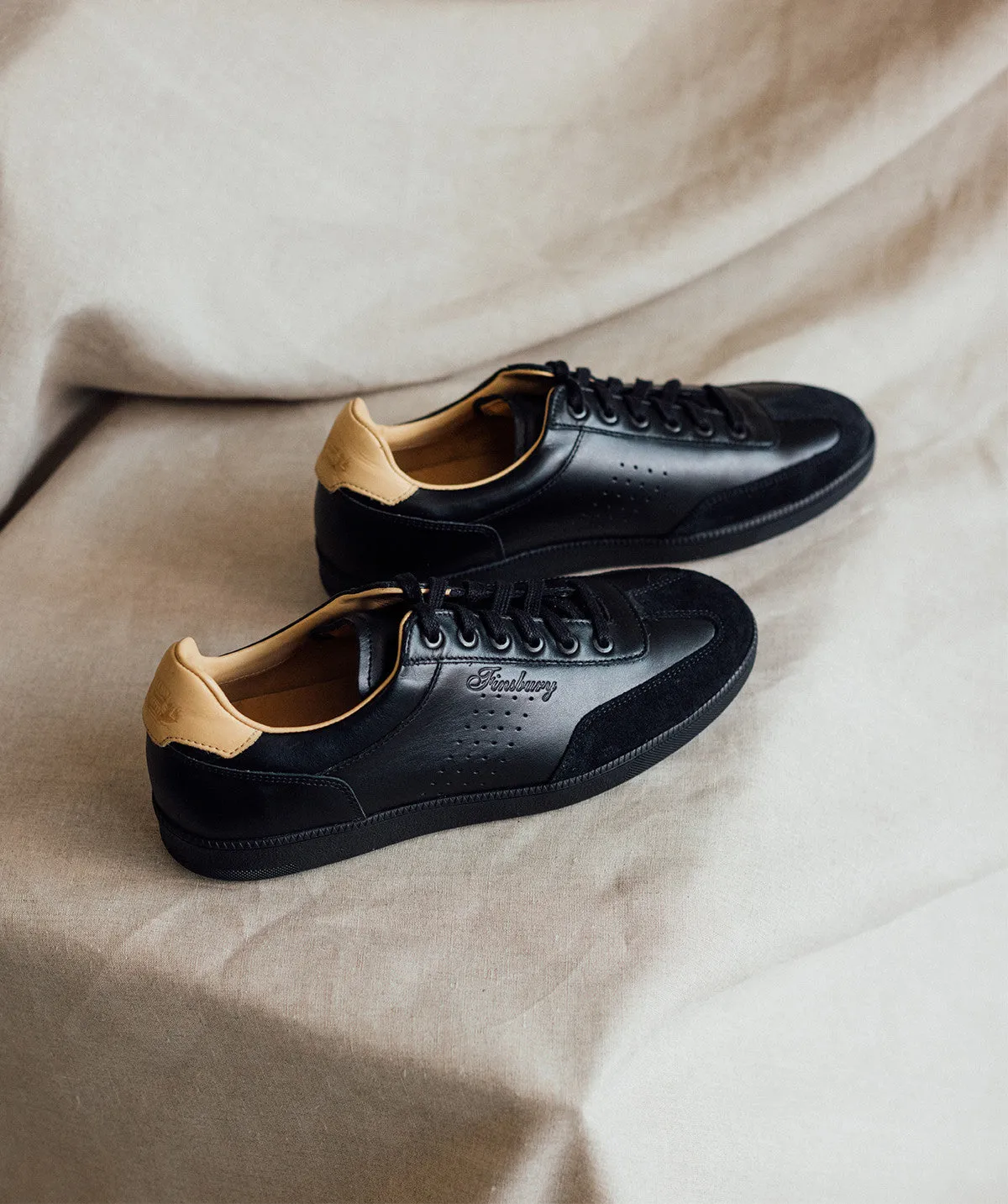 Sneakers TOM Noir Walk Strong