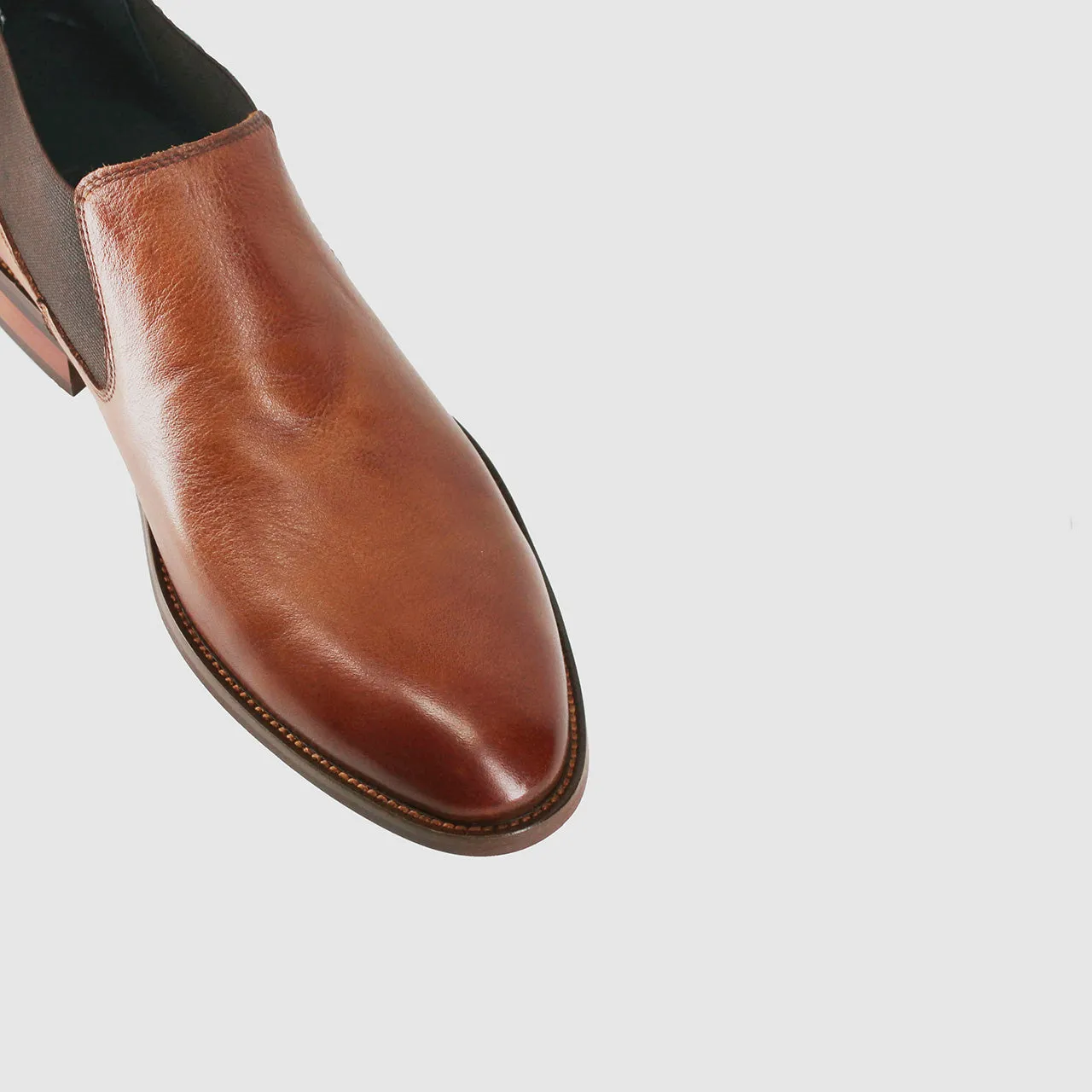 Luis Chelsea Boots Tan Comfortable Walking stage look