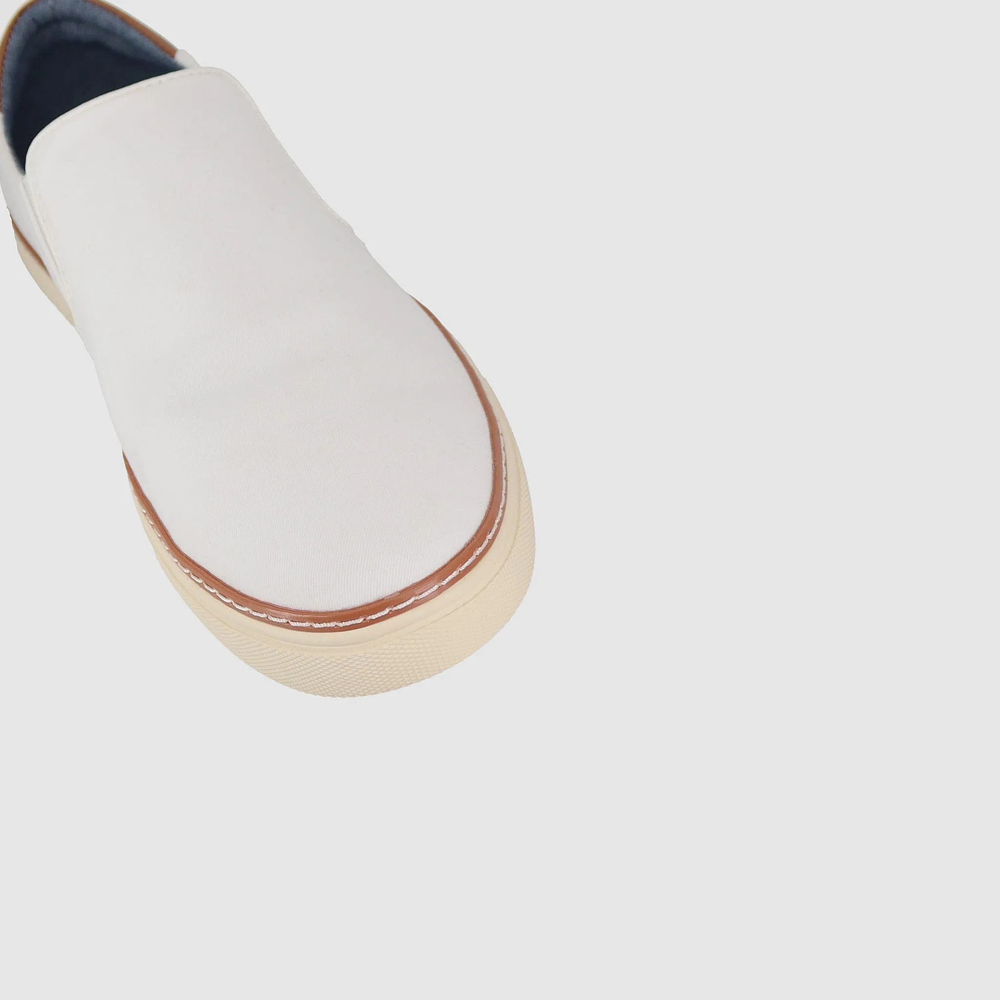 Bradley Casual Shoes White Good Grip