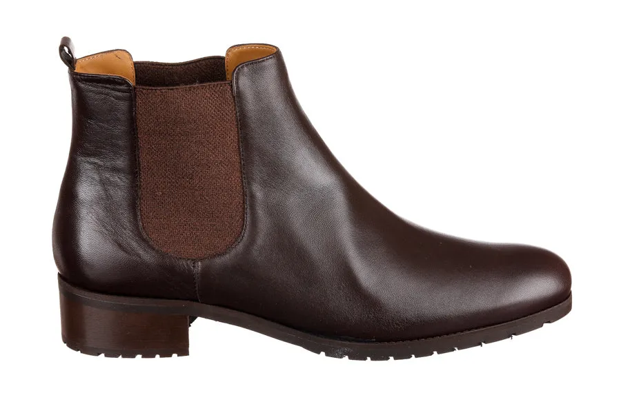 Low Profile Trail Exploration Via Whitechapel Brown