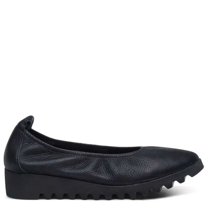 WOMEN'S BRIANNA Walk in Style Moon Jog