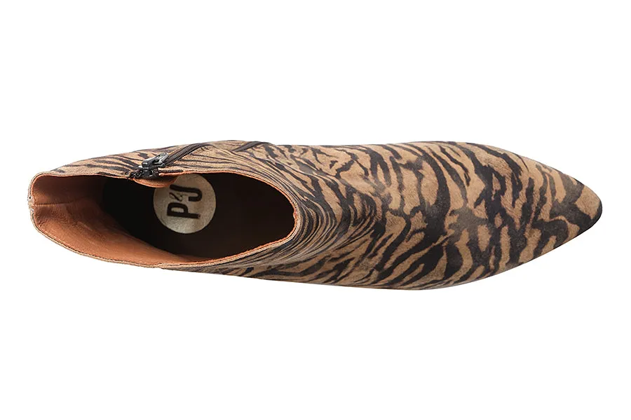 DAN WILDE ZEBRA lace up closure