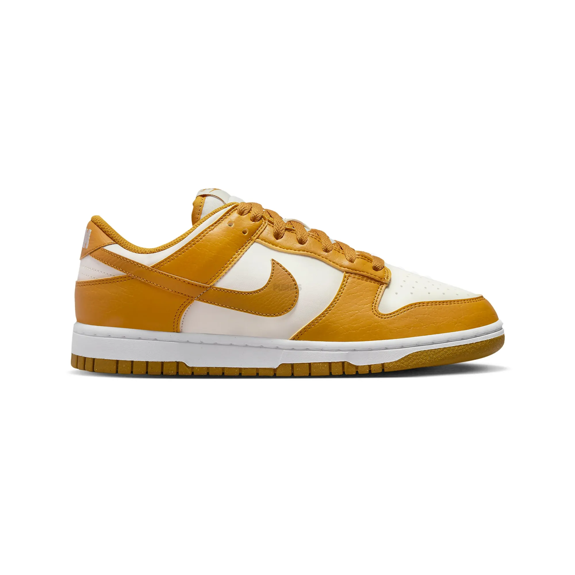 Wild Trek Waterproof Standing All Nike Dunk Low Next Nature 'Phantom / Curry' Women's (2022)