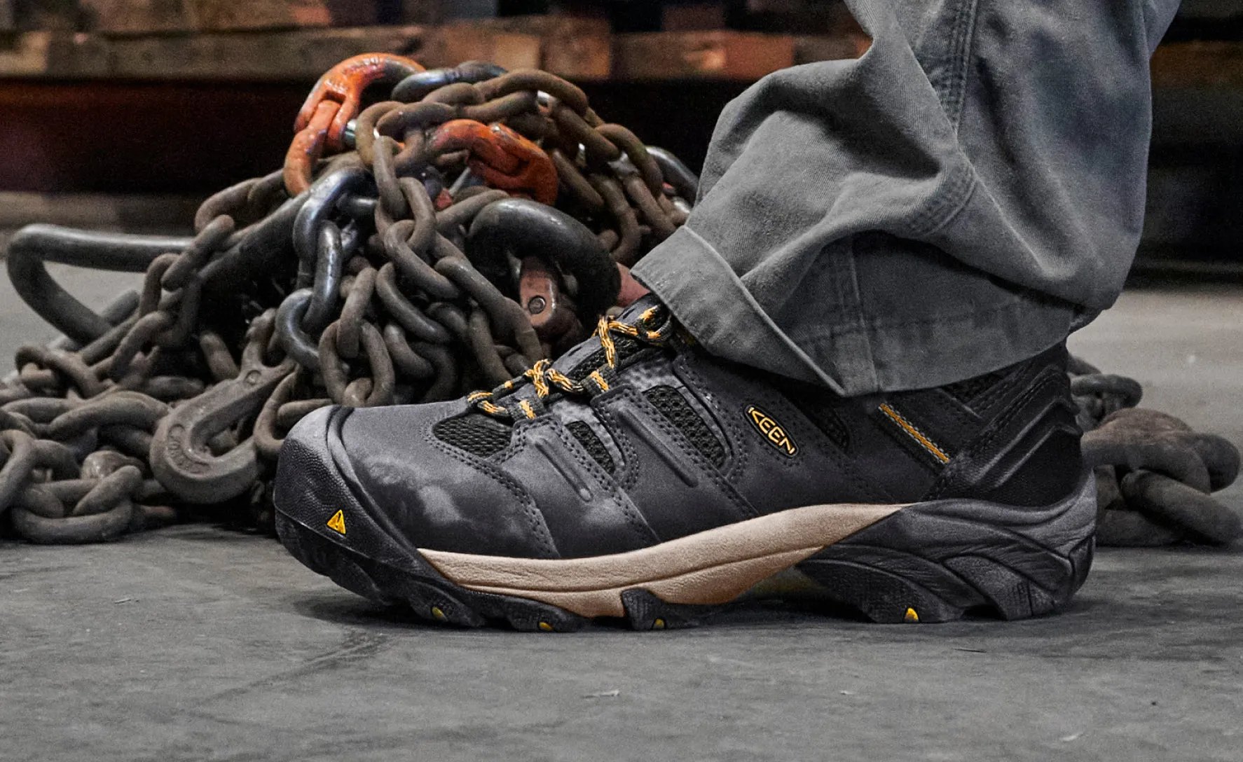 Training Men's Lansing Mid Waterproof (Steel Toe)  |  Raven/Tawny Olive