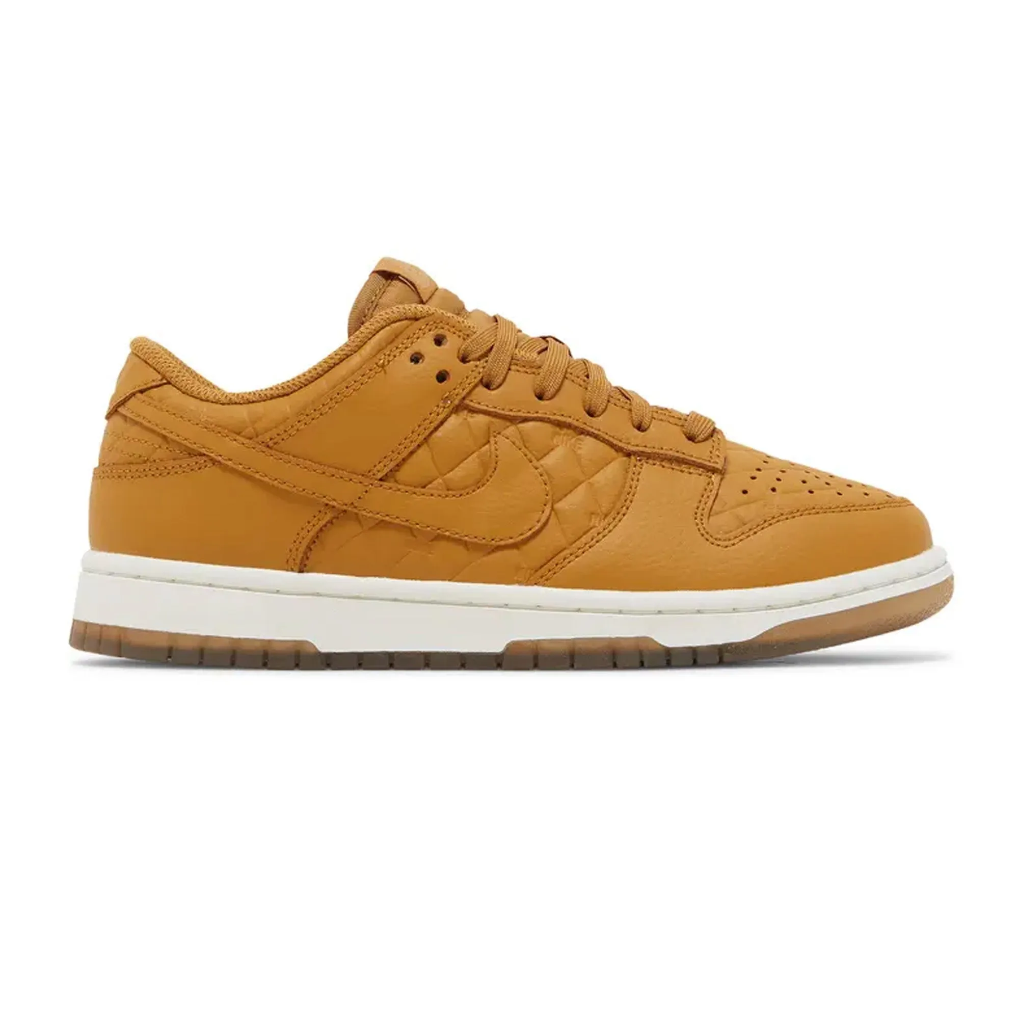 Peak Step Nike Dunk Low Quilted 'Wheat' W (2022)
