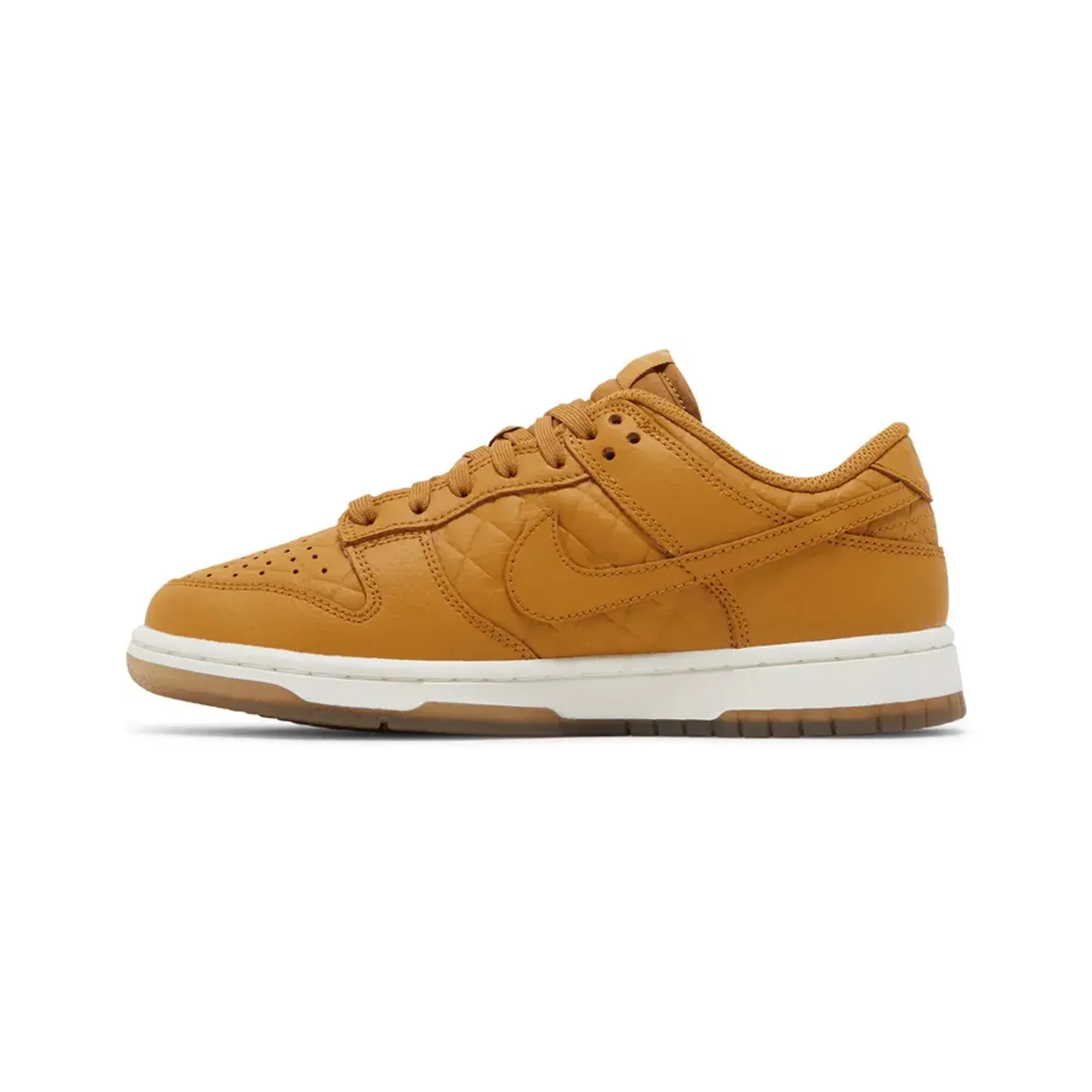 Nike Dunk Low Quilted 'Wheat' W (2022) Suede Soft