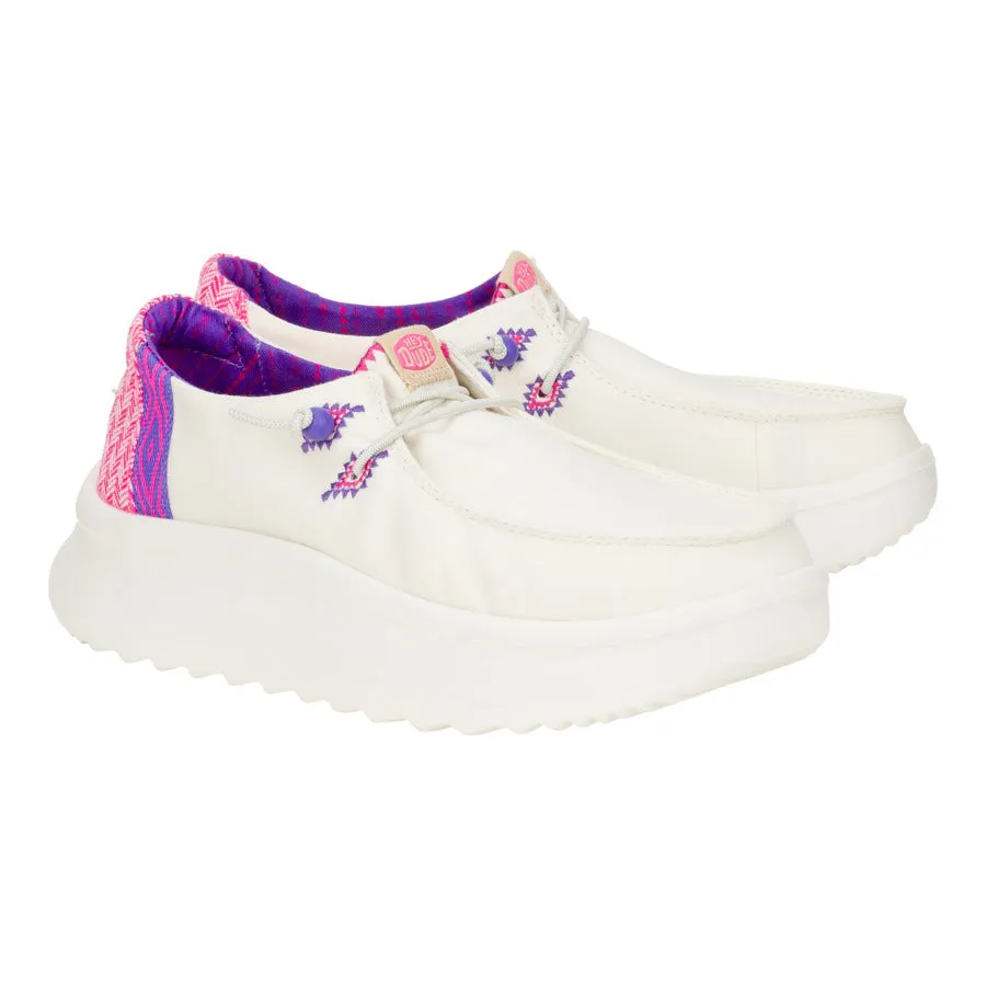 Fit Comfortable Wendy Peak Chambray Woven - White/Pink