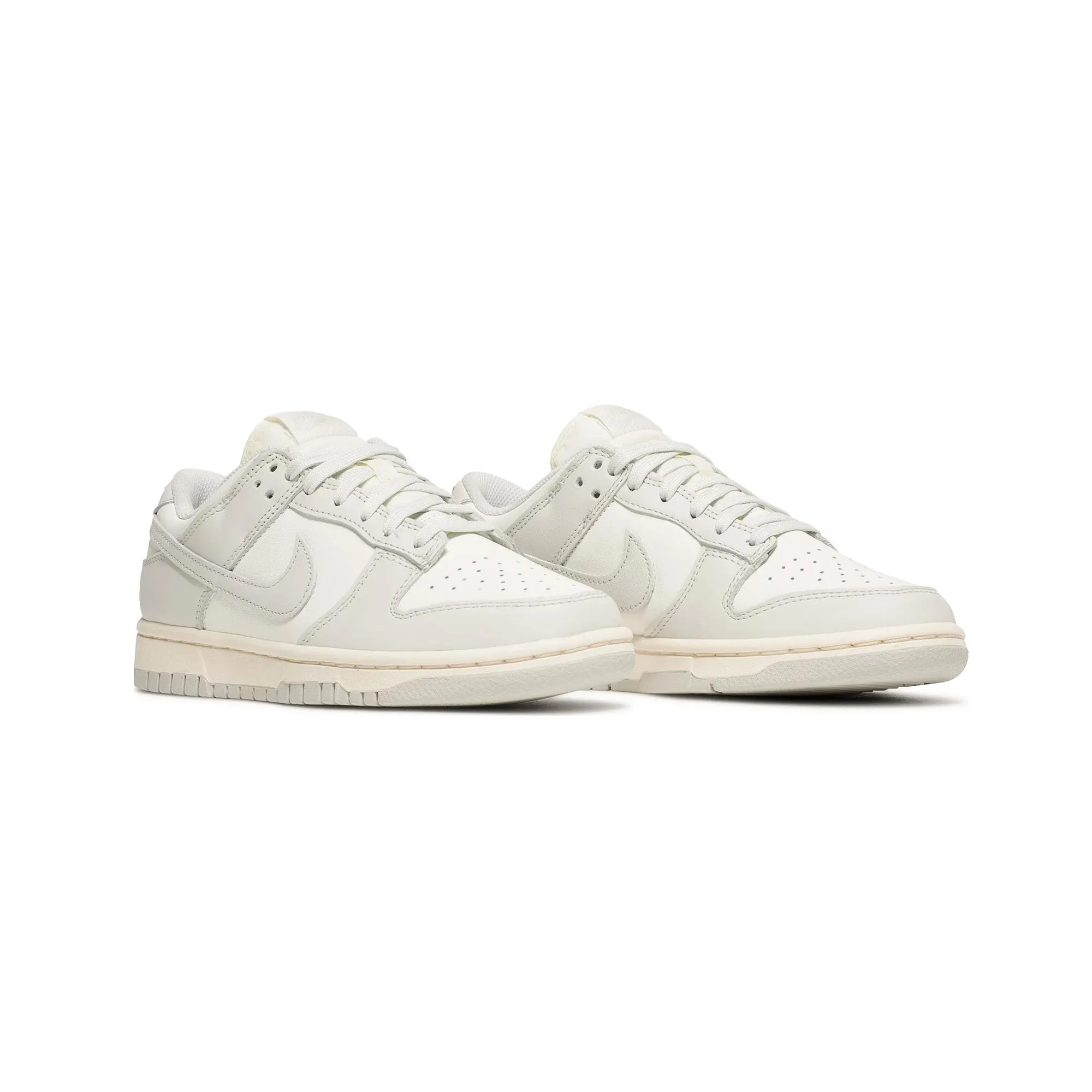 Family Fit Nike Dunk Low 'Sail Light Bone' Women's (2021)