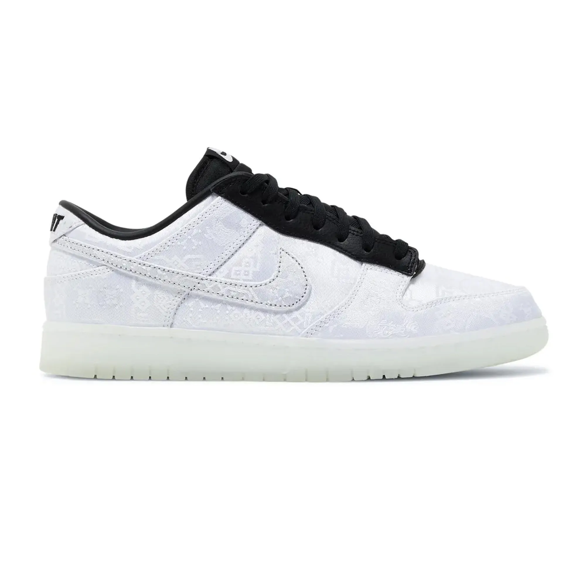 Grip Strong Nike Dunk Low 'CLOT Fragment White' (2023)