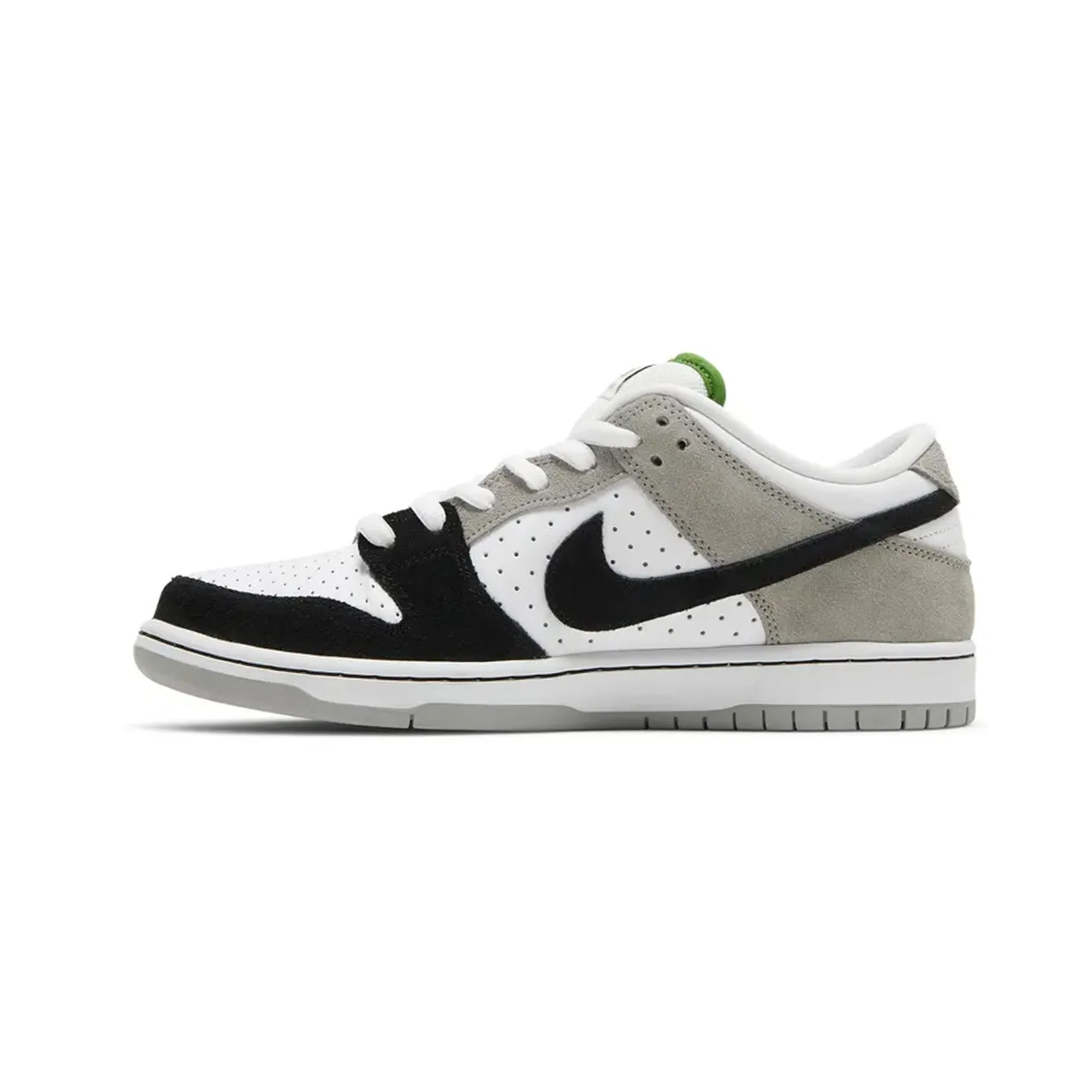 Icon Walk Pool Ready Nike SB Dunk Low 'Chlorophyll' (2022)