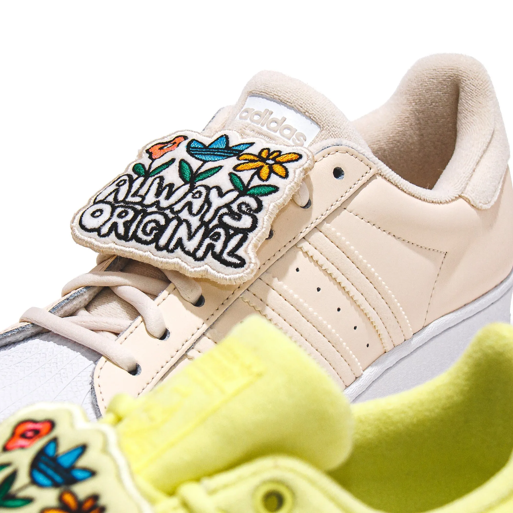 Modern Edge Mid Top Adidas Originals Women Superstar Cream GW0592