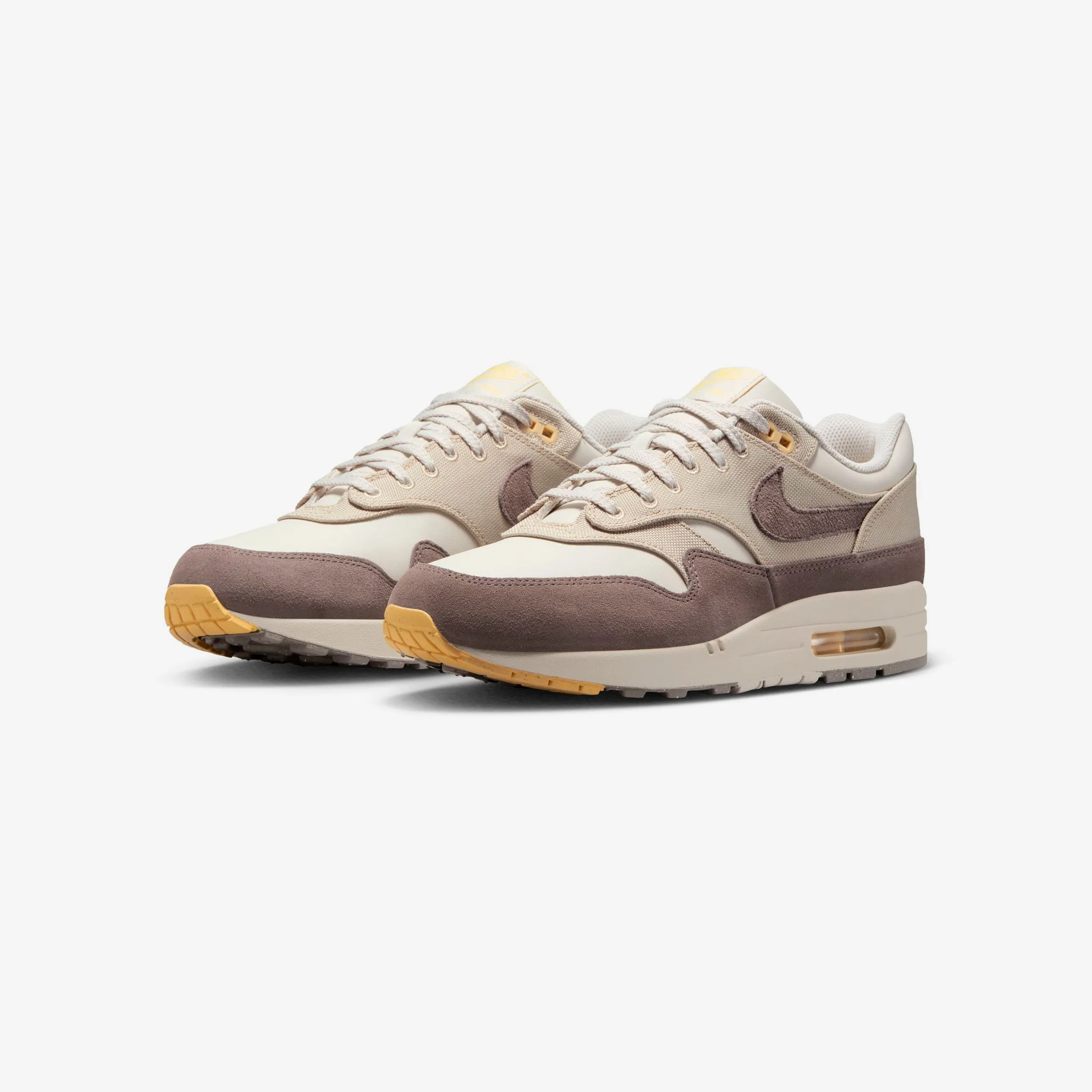 Corner Style Grab Now Air Max 1 Premium