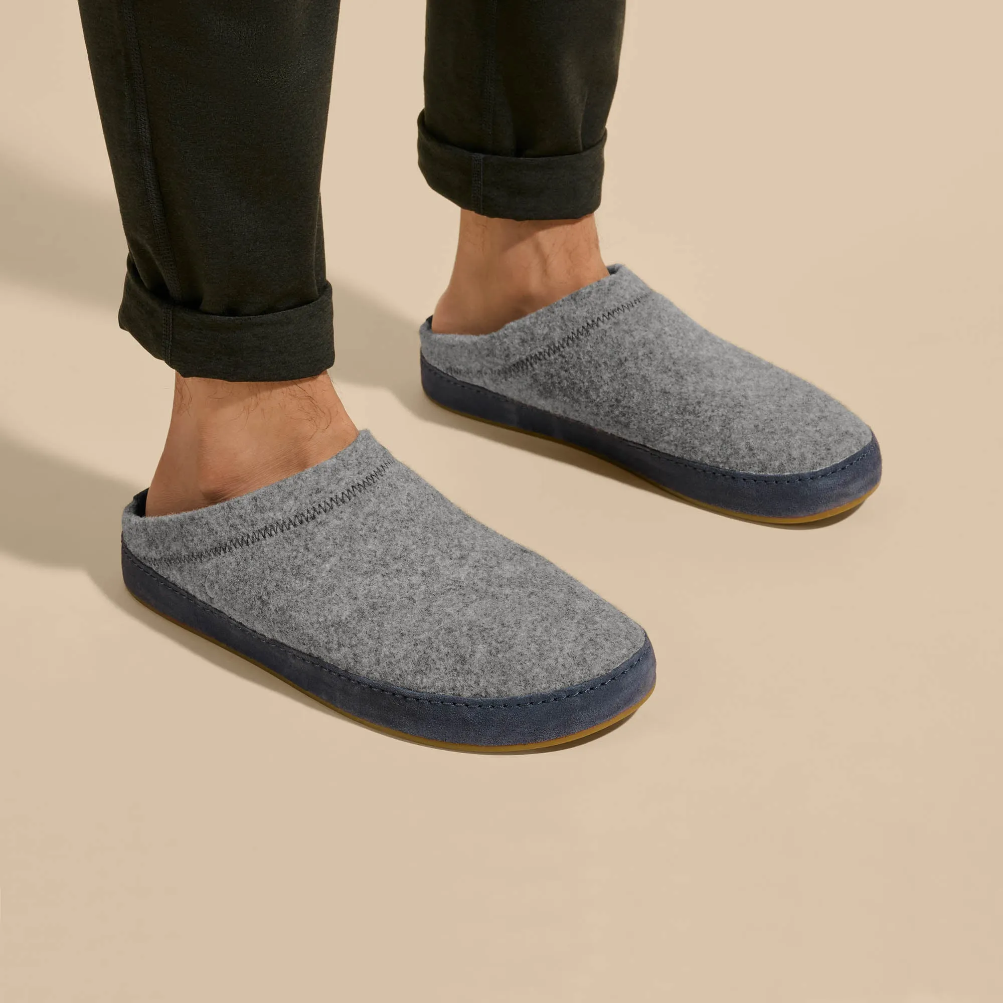 Soft Sole Hmani Hulu - Graphite / Trench Blue