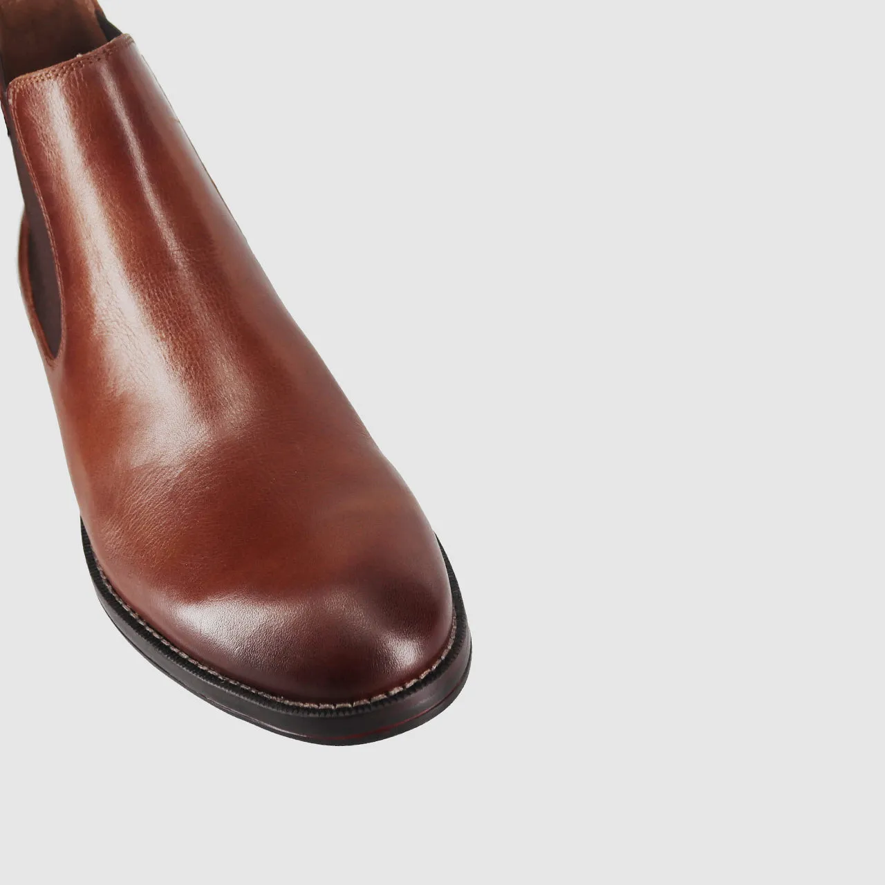 Stable Support Functional Minimalist Flexible Frame River Crossing Stiff Support Winner Chelsea Boots Whiskey