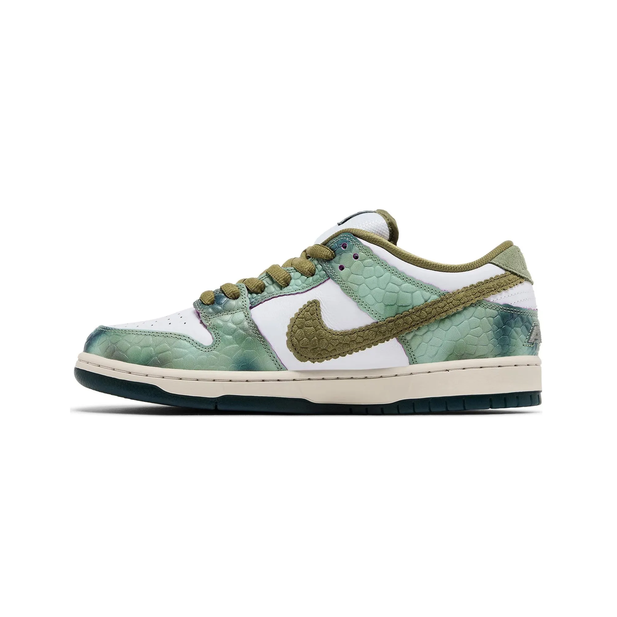 Island Step Nike SB Dunk Low Alexis Sablone 'Chameleon' (2024)