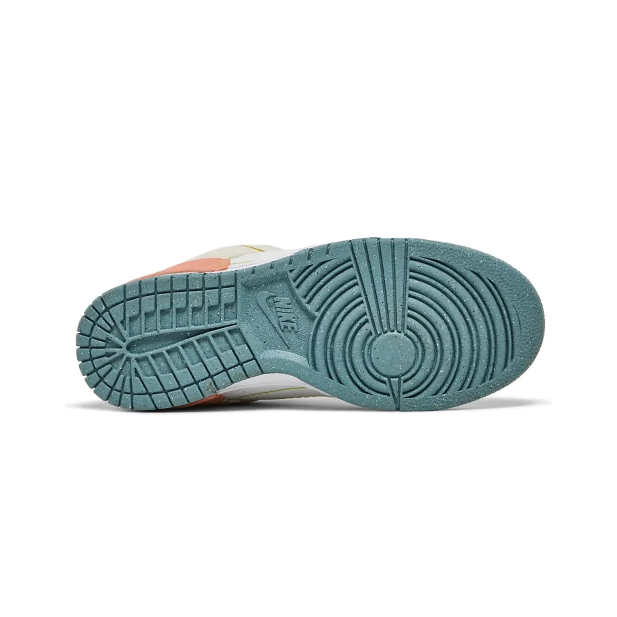 Cross Road Nike Dunk Low Disrupt 2 'Easter Pastel' W (2022)