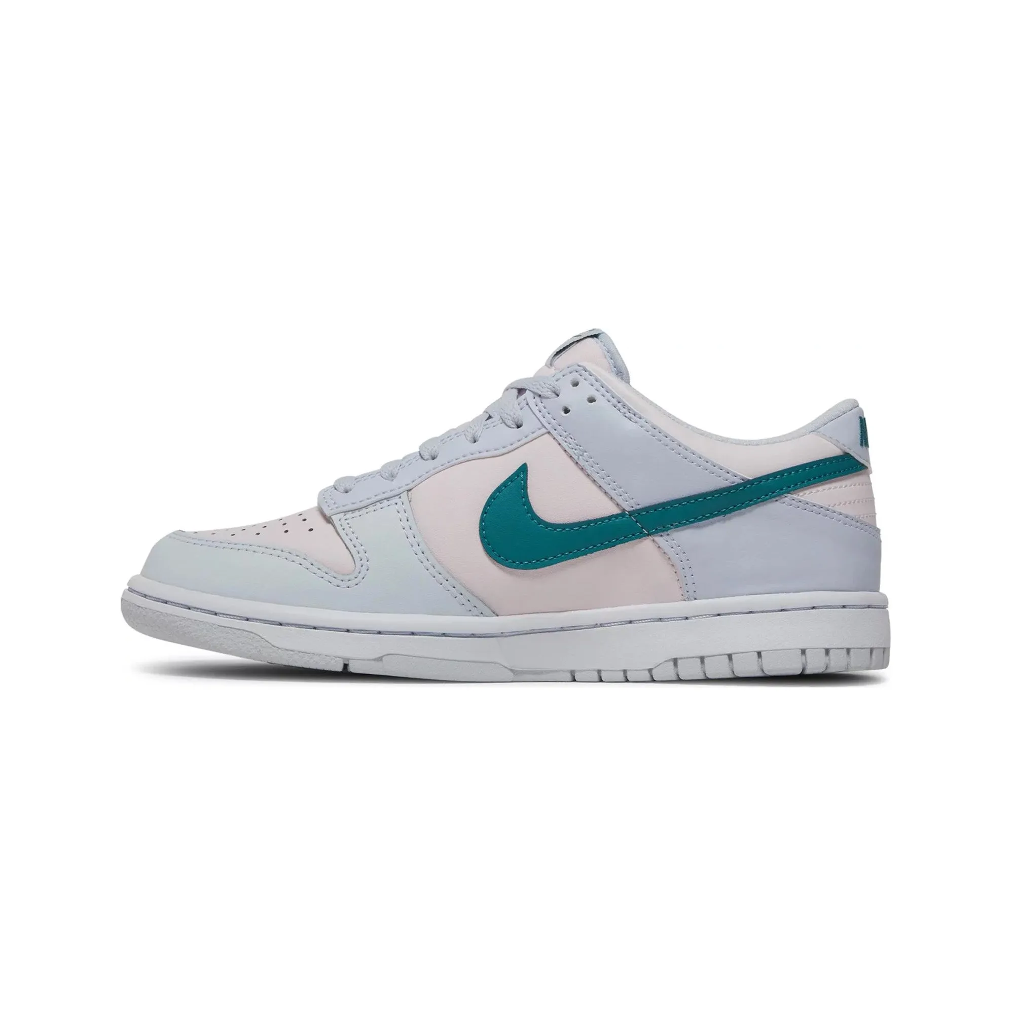 Stretchable Lake Step Nike Dunk Low 'Mineral Teal' GS (2022)