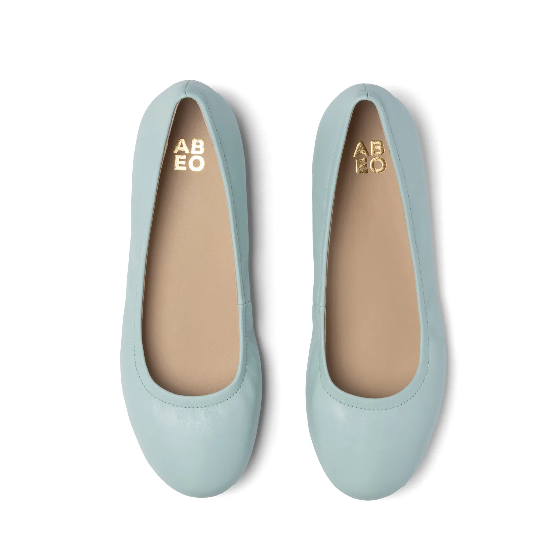 Fashion-Forward Look Path Walk Promenade Flat