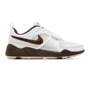 Metal Edge Nike Zoom Field Jaxx Travis Scott 'Light Chocolate' (2025)