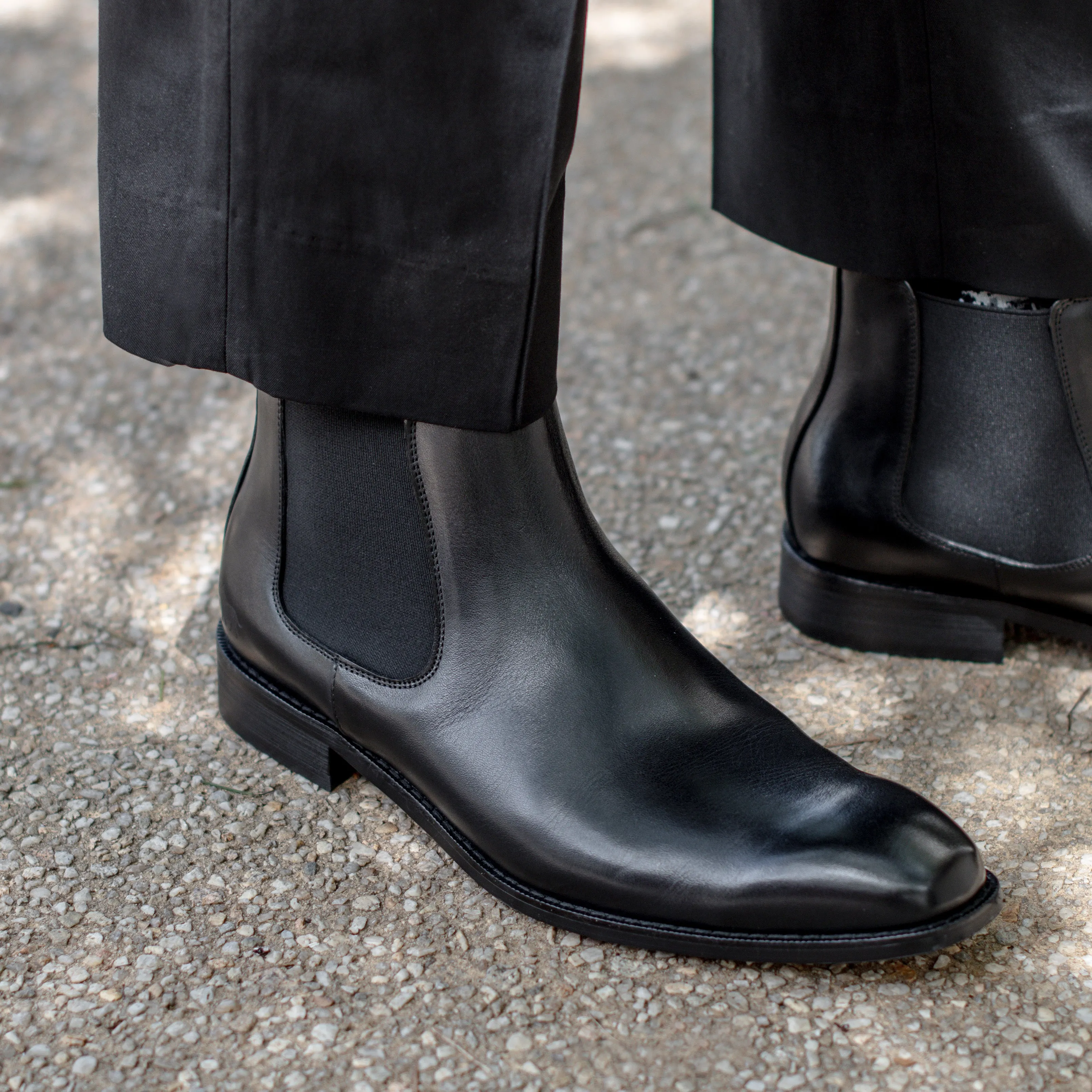 Grab Pair Refined touch Dawson Chelsea Boots Black