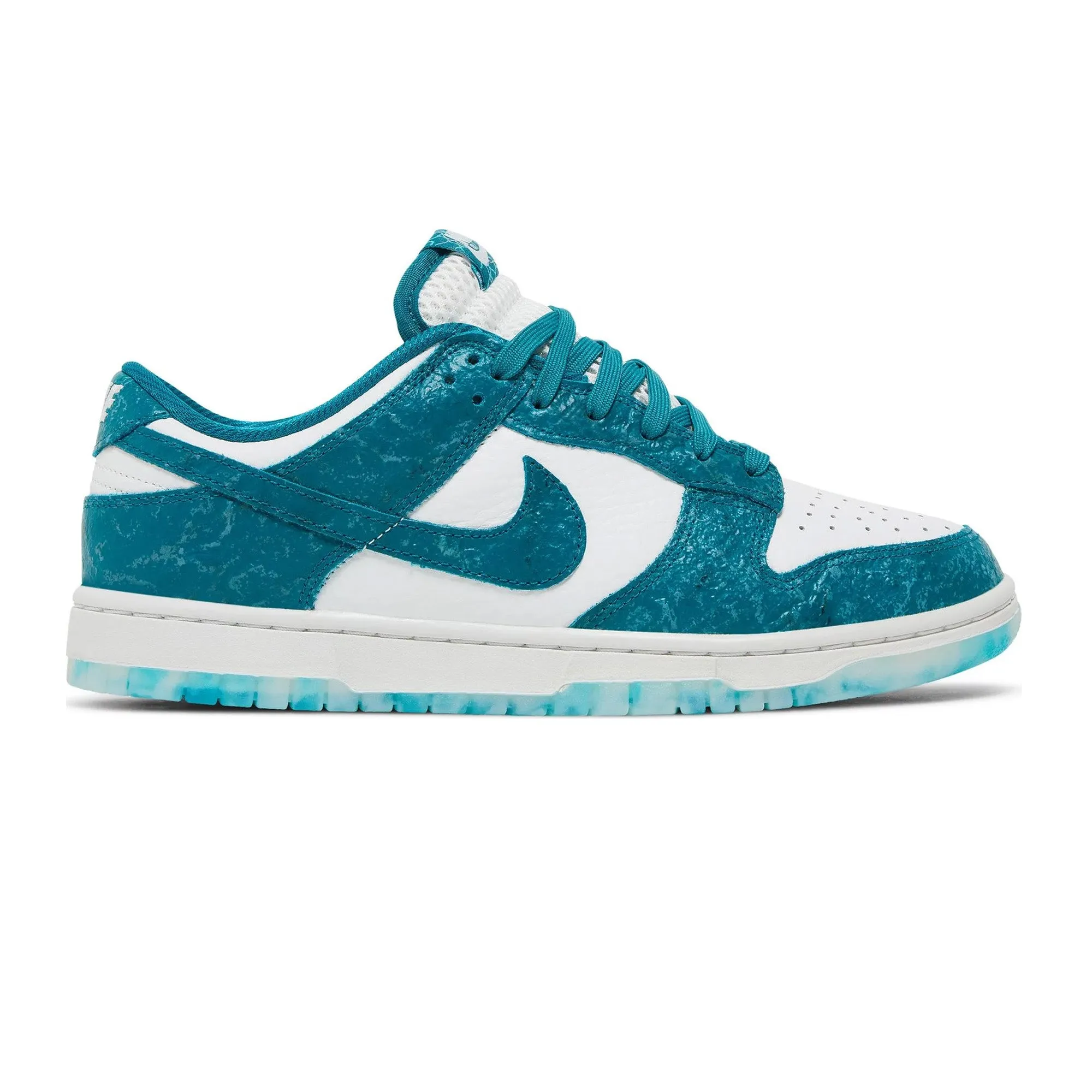 Nike Dunk Low 'Ocean' Women's (2022) Firm Lock Trail Ease