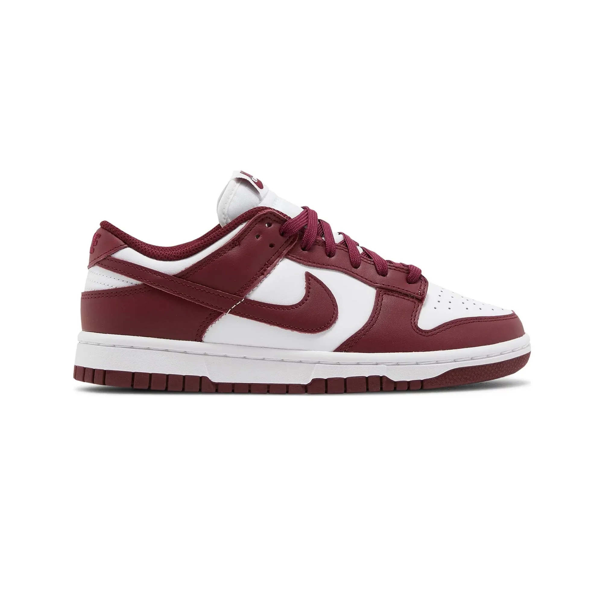 Trail Strong Nike Dunk Low 'Bordeaux' Women's (2021)