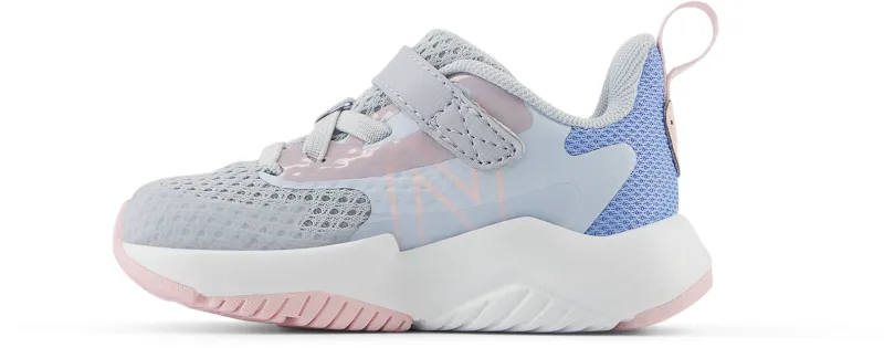 Soccer - themed kids' shoes Middle - school - sized shoes TODDLER RAVE RUN v2 BUNGEE