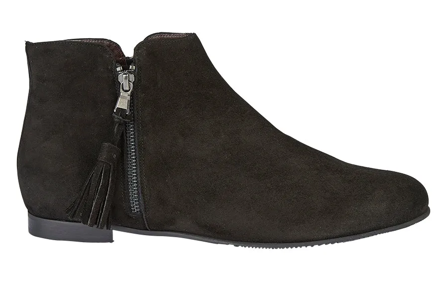 dry surface Gab Hazell Black Suede
