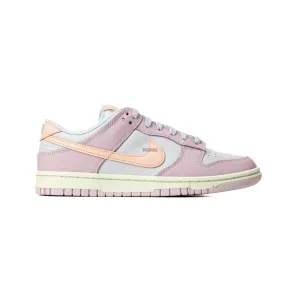 Toe box Dunk Low 'Easter' W (2022)