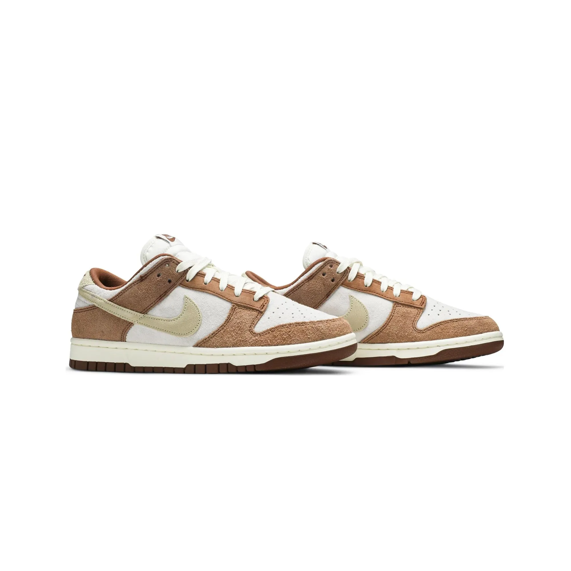Boat Walk Nike Dunk Low 'Medium Curry' (2021)