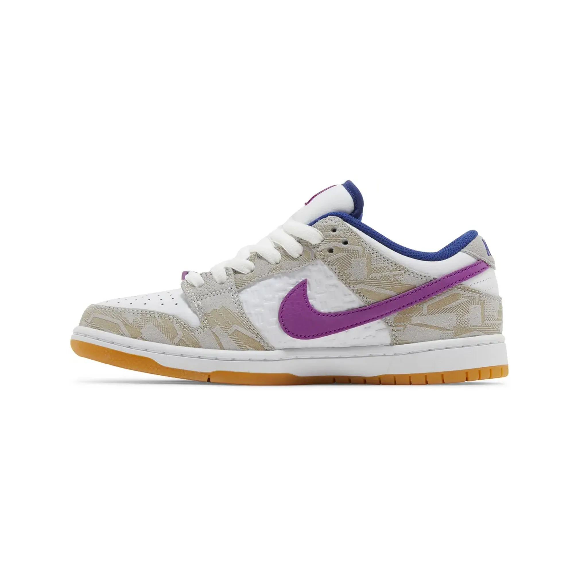 Nike SB Dunk Low 'Rayssa Leal' (2024) Ergonomic Wellness Seekers Foot Glow