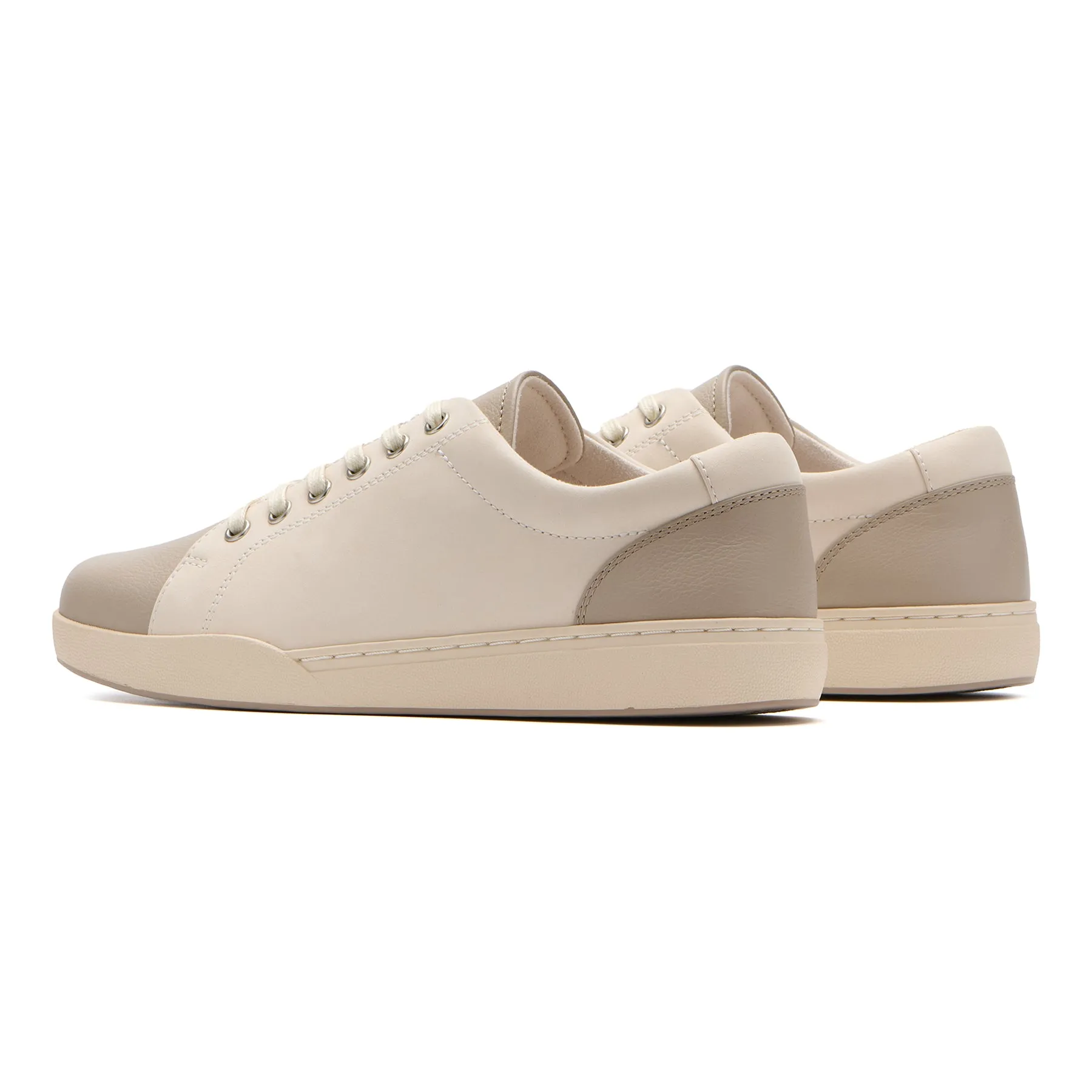 Encore Sneaker Neat Look Trail Walk