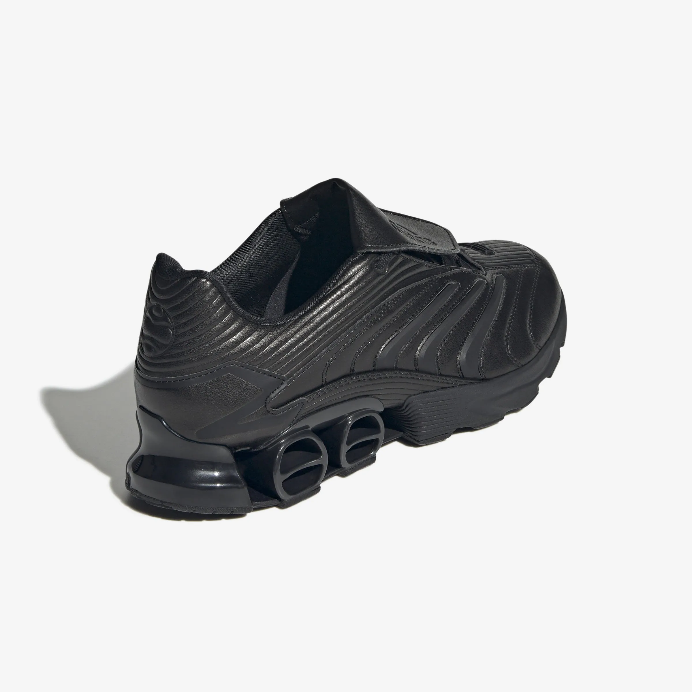 Predator Megaride Rapid pace Ergonomic Design