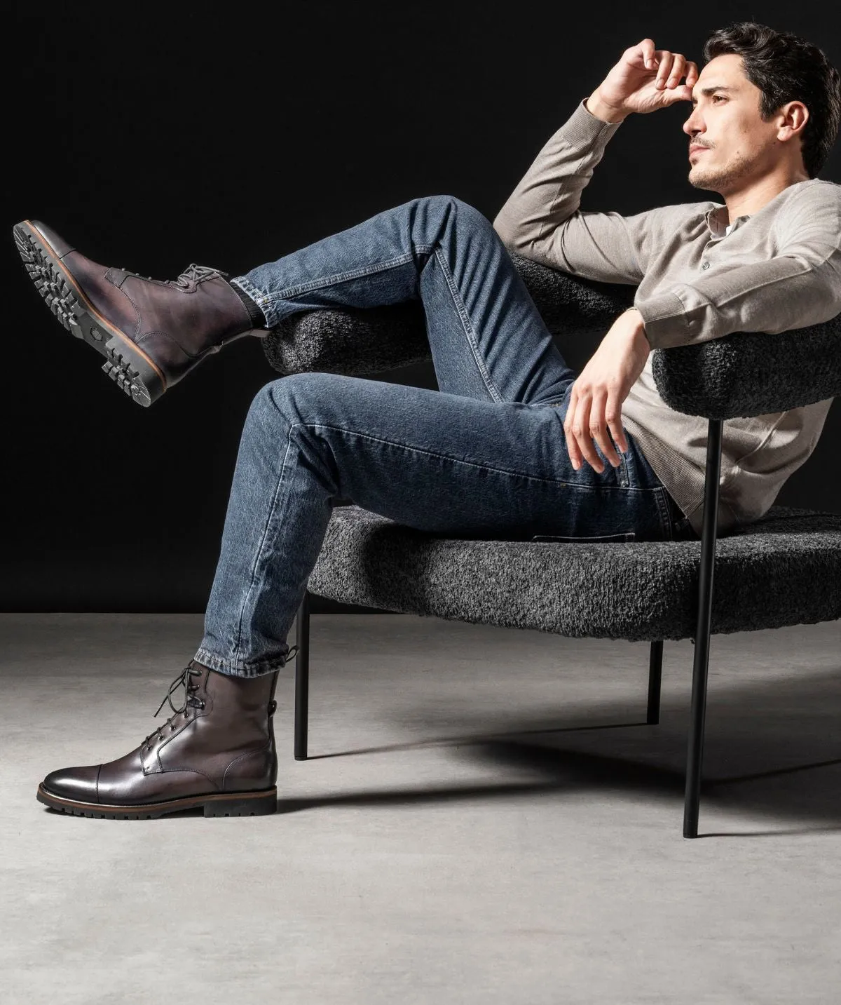 Double Stitched Seams Modern Wear Bottines POWELL Gris Patin