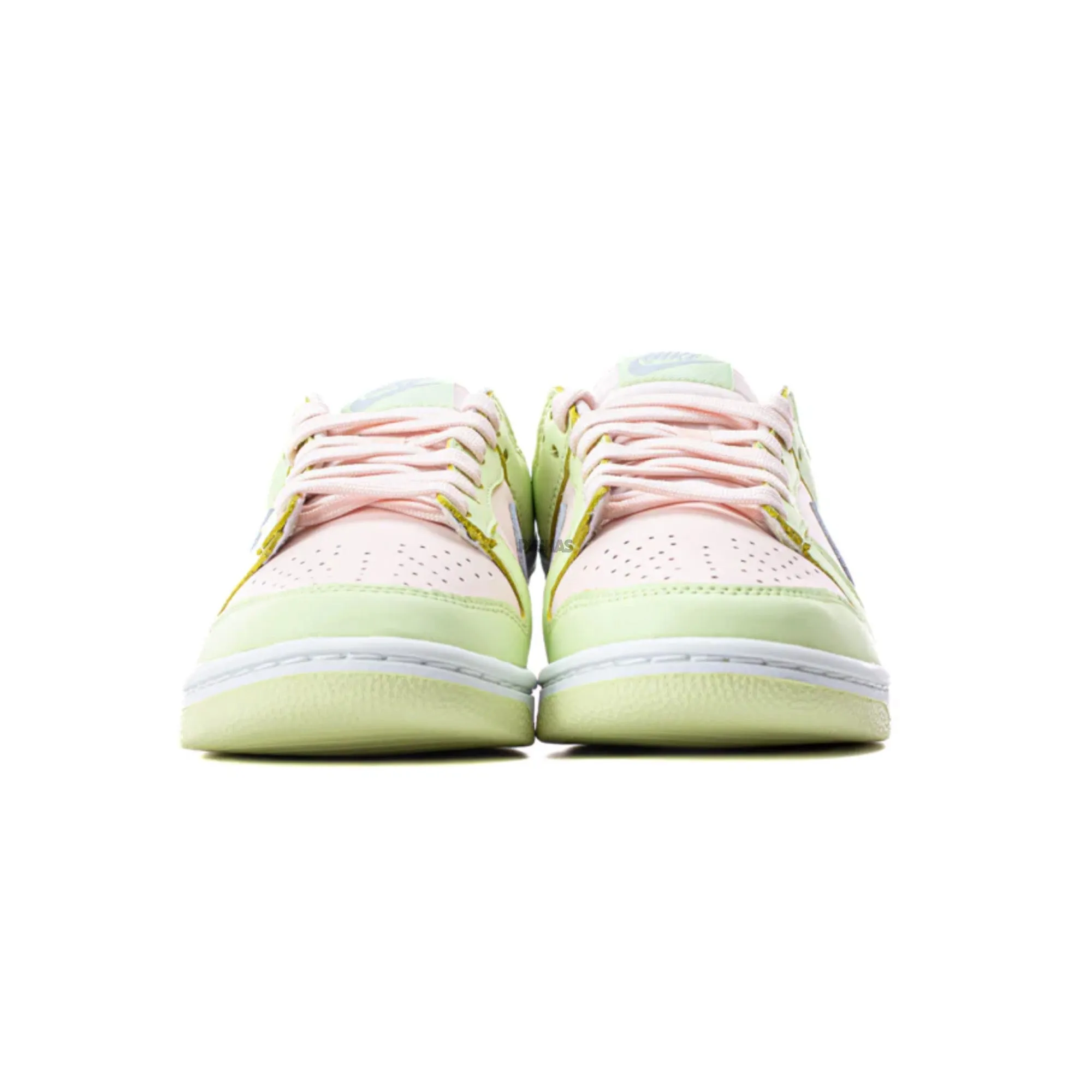 Modern Bold Energy Walk Nike Dunk Low 'Lime Ice' Women's (2021)