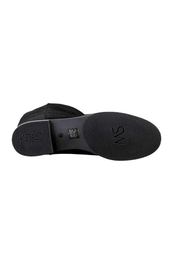 Sw 5050 Black Rugged Built Morning Walk