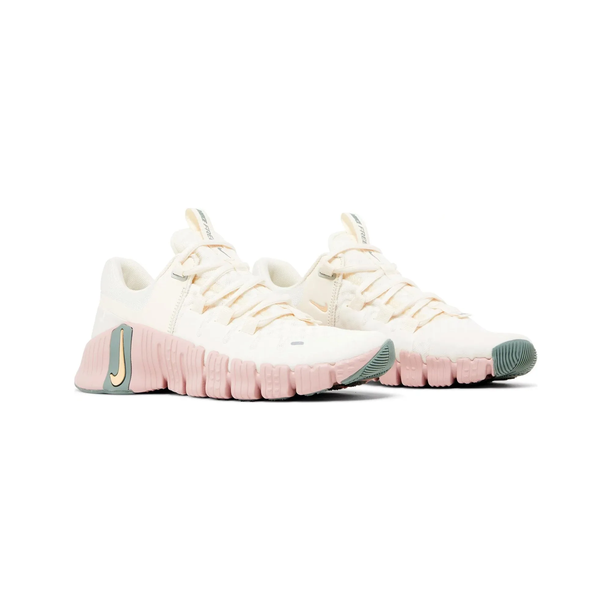 ergonomic Block Walk Nike Free Metcon 5 'Pale Ivory Ice Peach' Women's (2023)