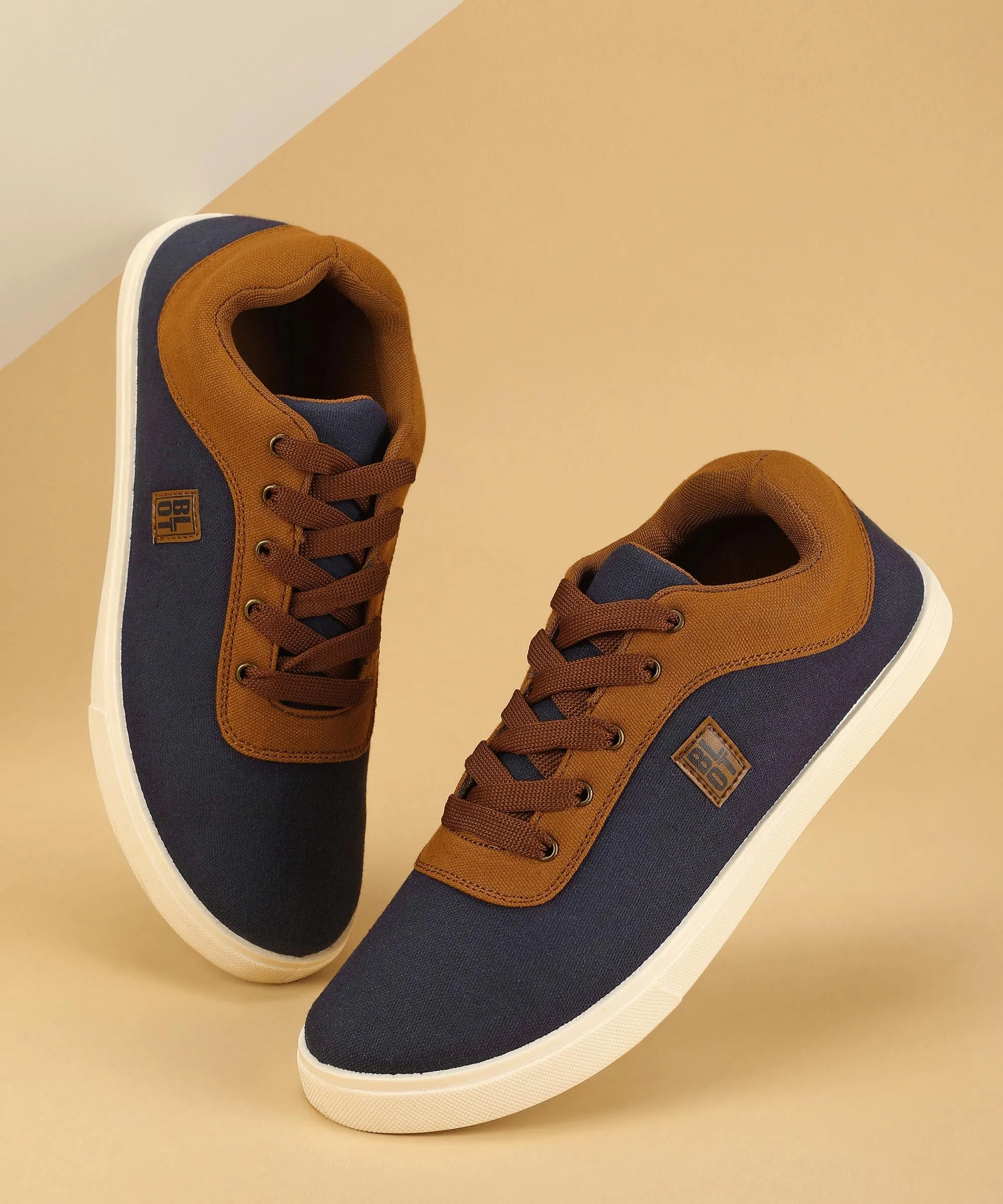 Supportive structure Lightweight Form Casual Wear Paragon K1018G Men Casual Shoes | Stylish Walking Outdoor Shoes for Everyday Wear | Smart & Trendy Design  | Comfortable Cushioned Soles White