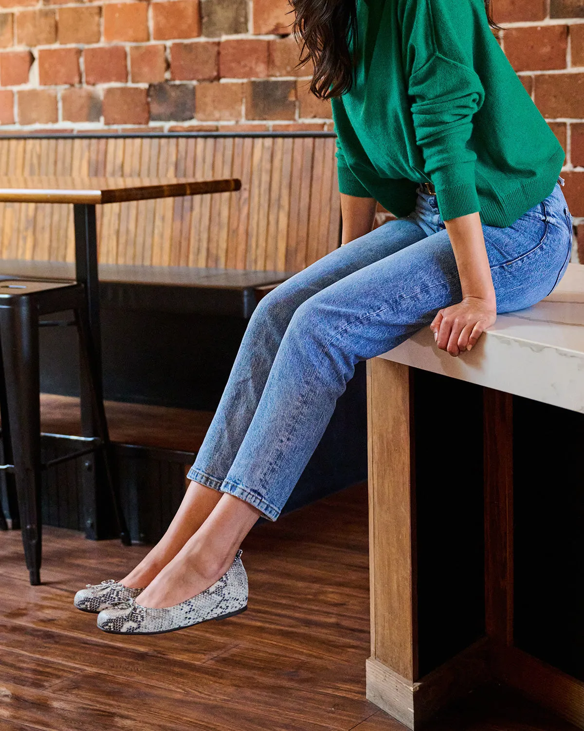 Cadence Bow Metatarsal Tidy look Smooth Feel