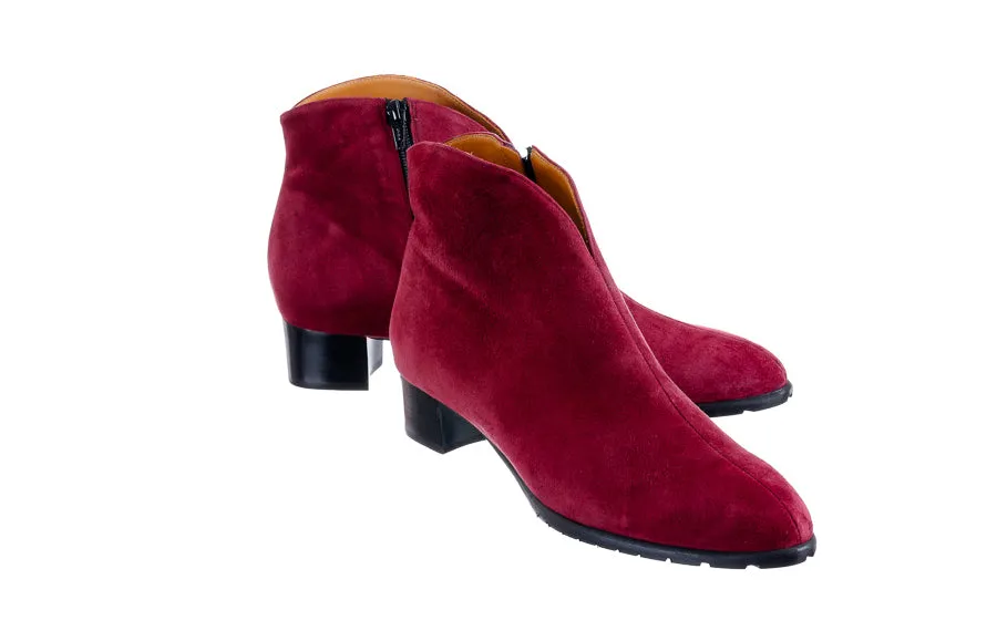Via Knox Burgundy Padded Footbed All Weather Windy Weather