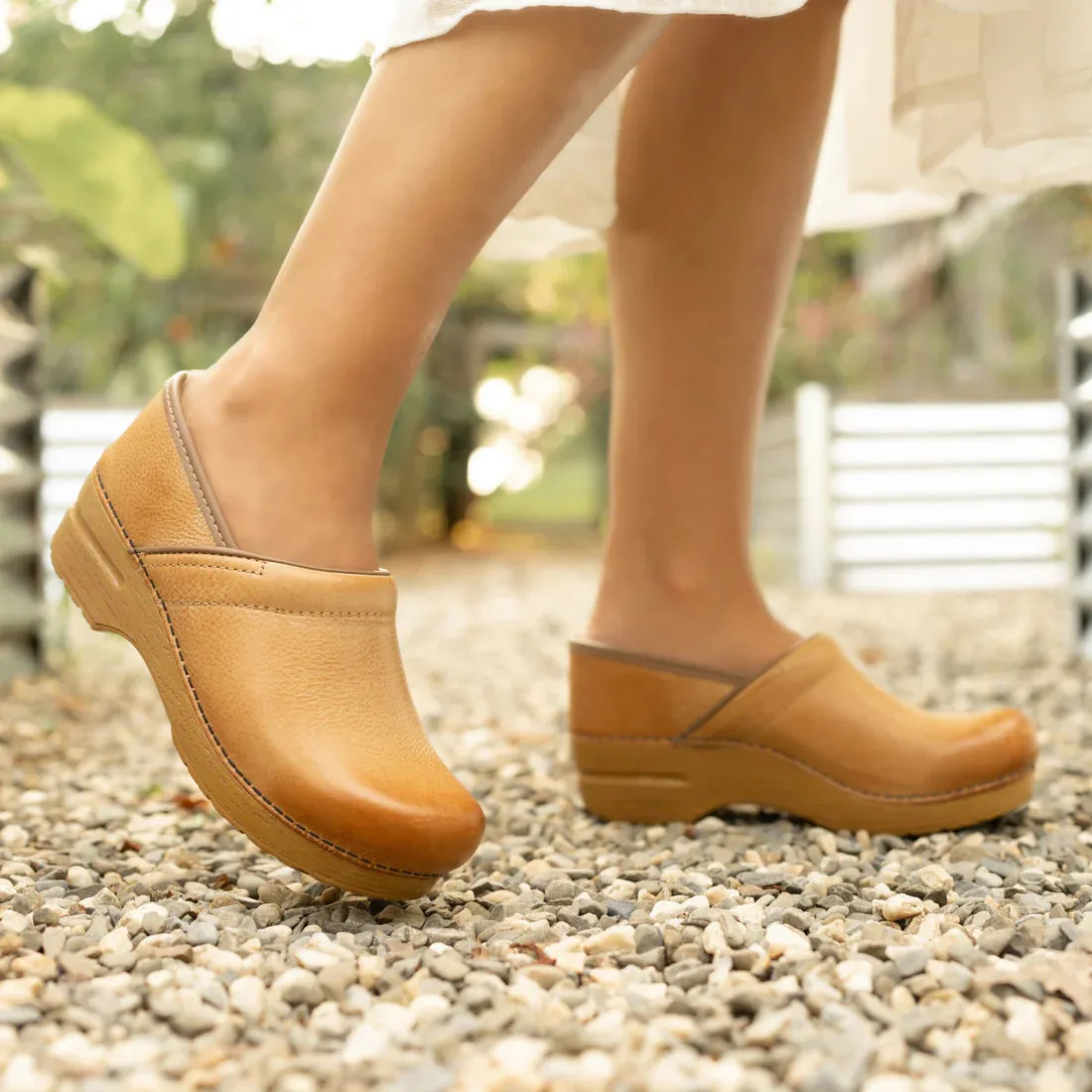 Walk Comfortably Clean Line WOMEN'S PROFESSIONAL