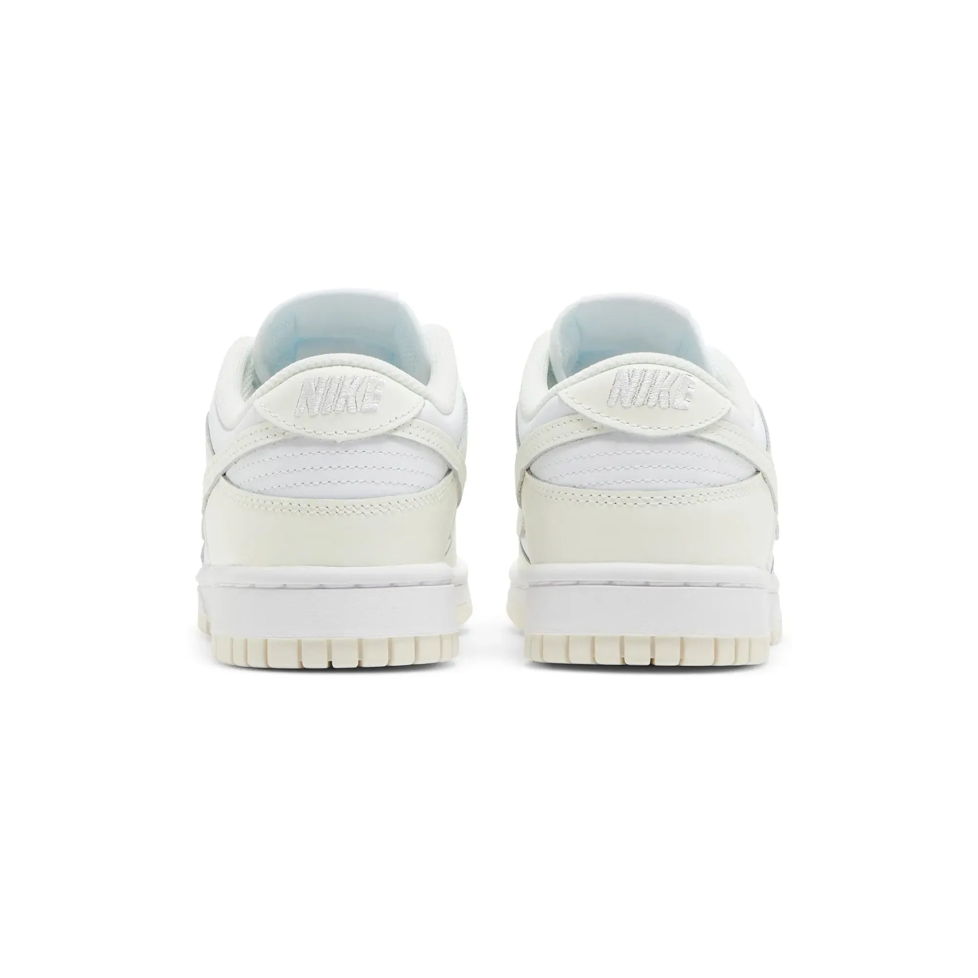Long Walk Nike Dunk Low Retro 'Coconut Milk' W (2022)