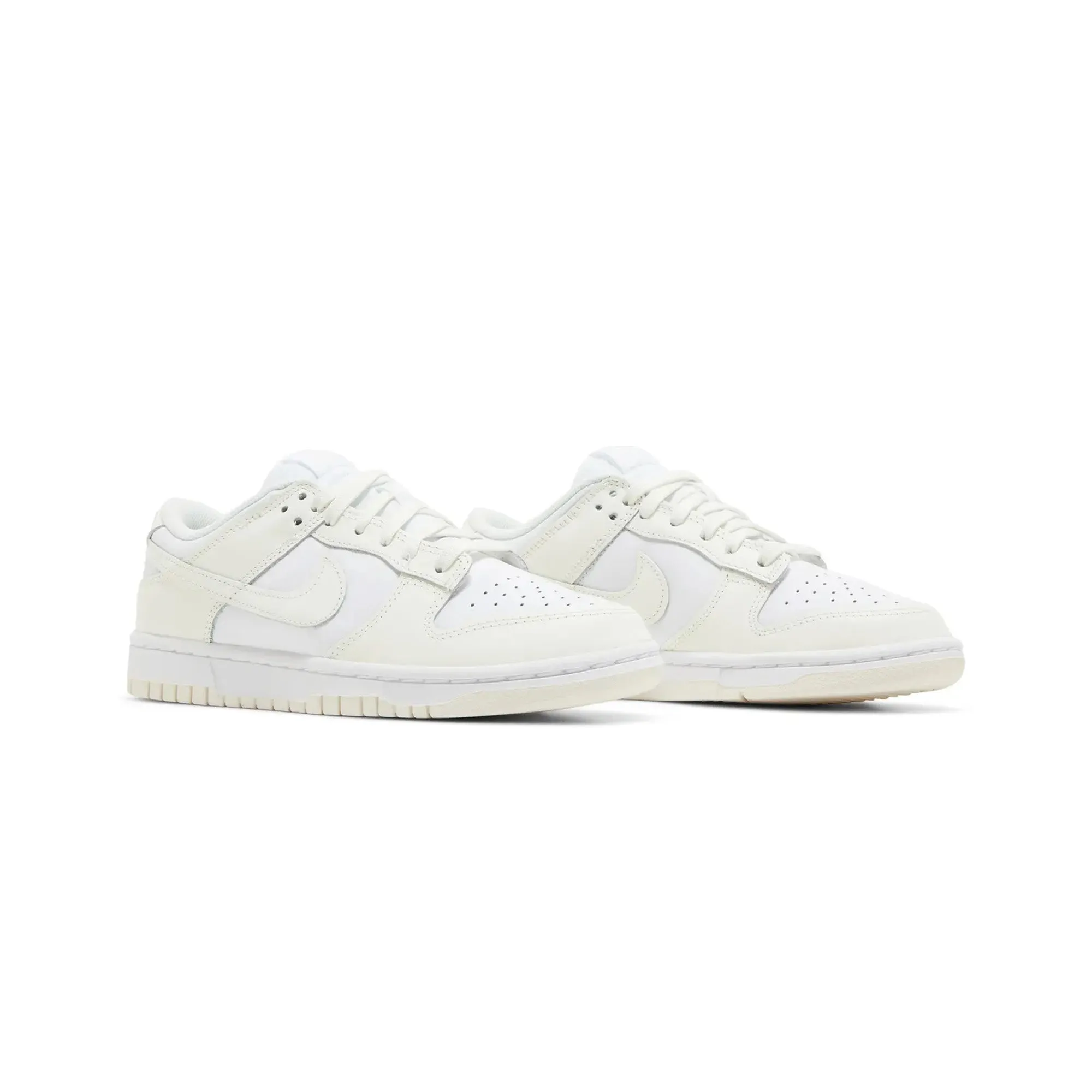 Grip Hold Nike Dunk Low Retro 'Coconut Milk' W (2022)